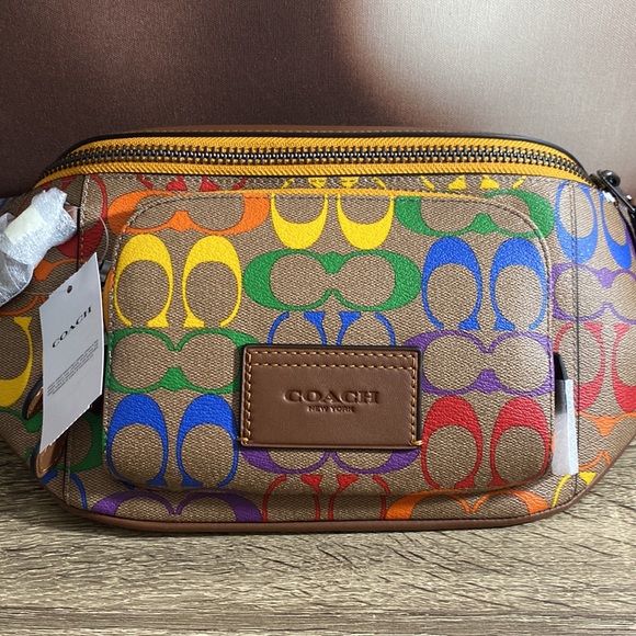 Coach Track Belt Bag In Rainbow Signature Canvas NWT - Picture 3 of 10
